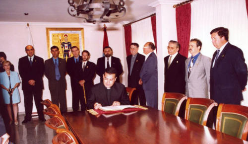 1999-09-05, Reception at headquarters